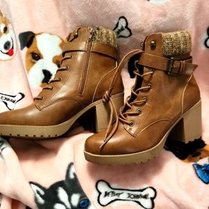 Mari A Ma-Salon Women’s Calfed Heeled Boots Size 9 1/2